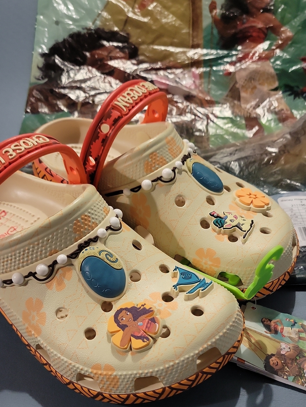 NWT Disney Moana Classic Clogs Jibbitz Youth Size J5 Kids